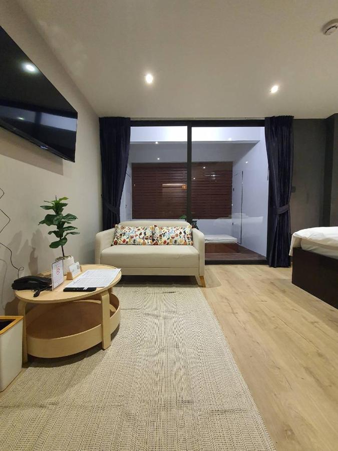 The Nhorm Hotel Ratchada Bangkok Exteriör bild